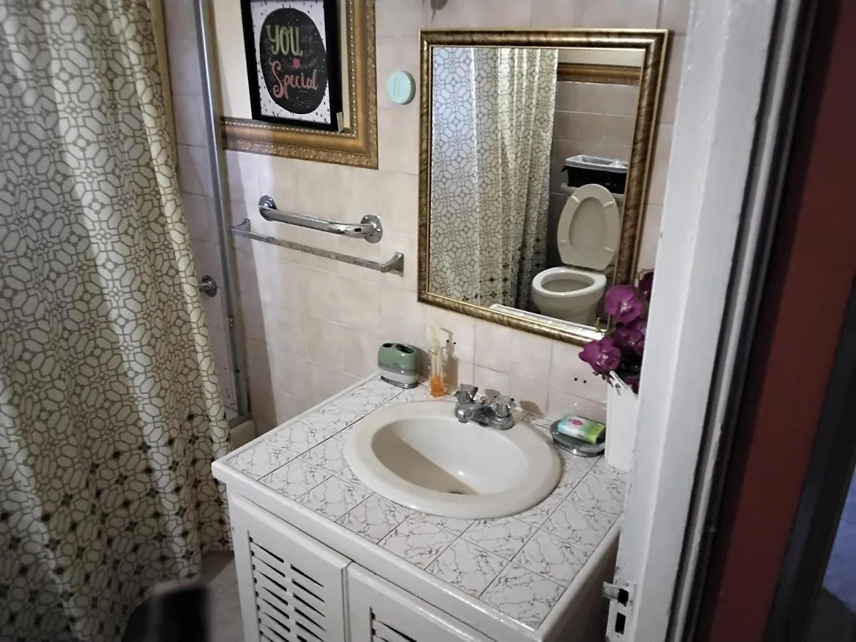 Cozy Apartment 4 Kingston 0*,  Jamaica