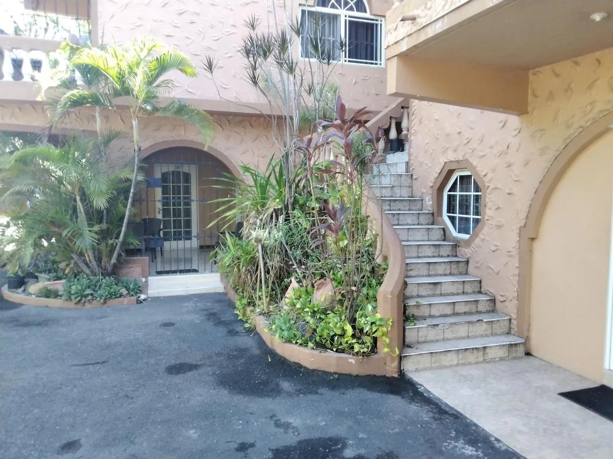 Cozy Apartment 4 Kingston 0*,  Jamaica